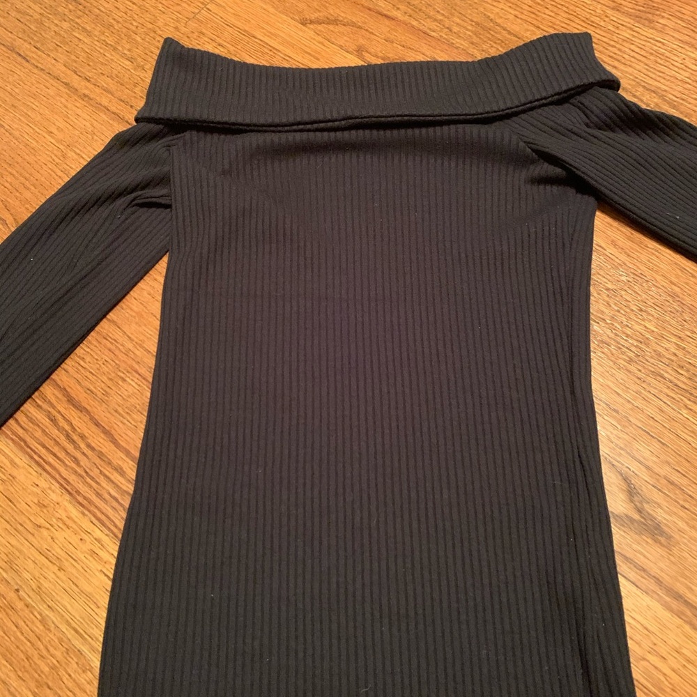 Abercrombie & Fitch Off the shoulder long sleeve